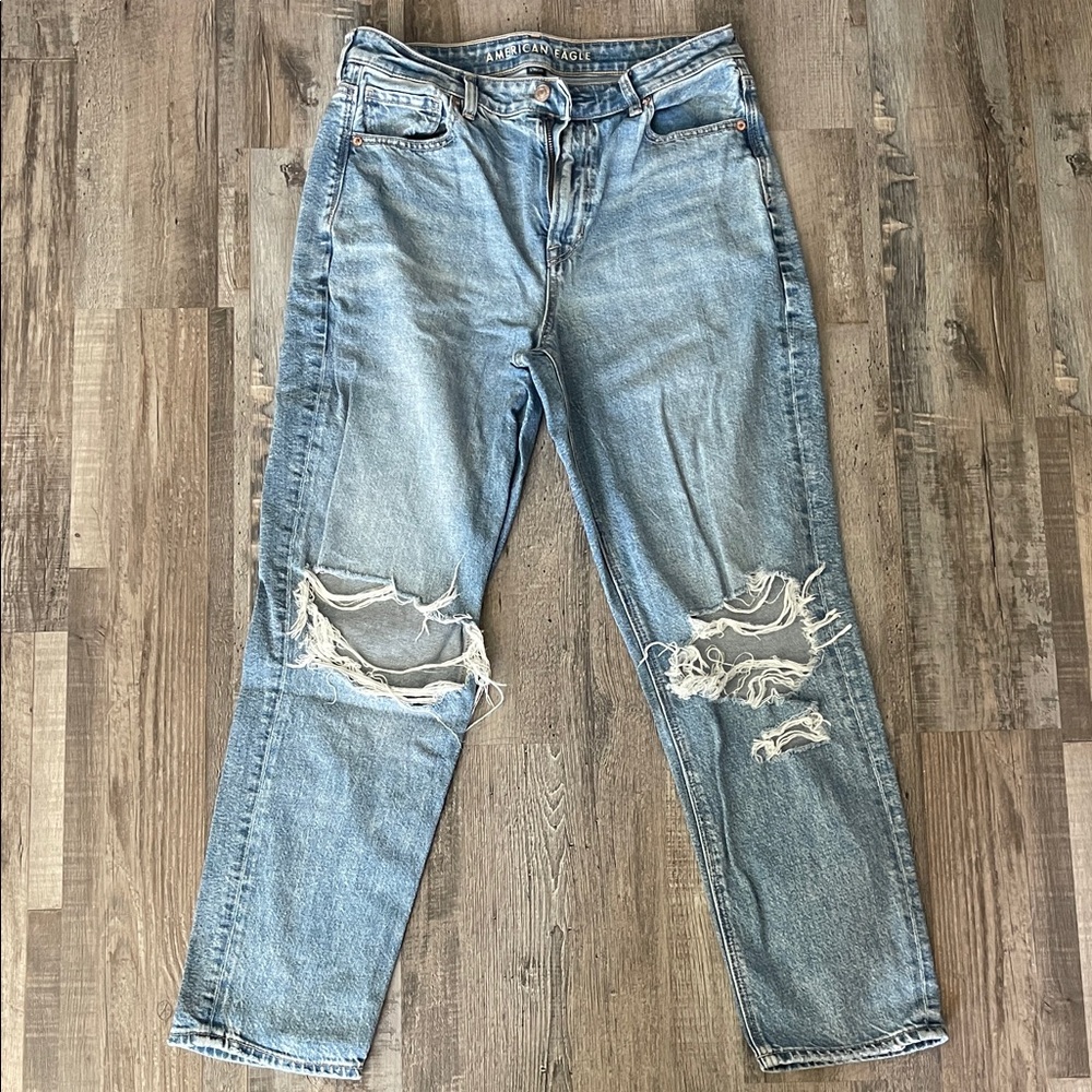 American Eagle Mom Jean